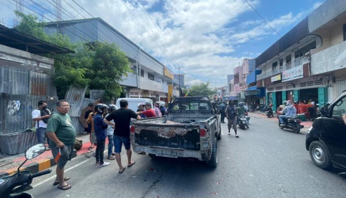 Kurang Konsentrasi, Dua Mobil Terlibat Kecelakaan di Luwuk