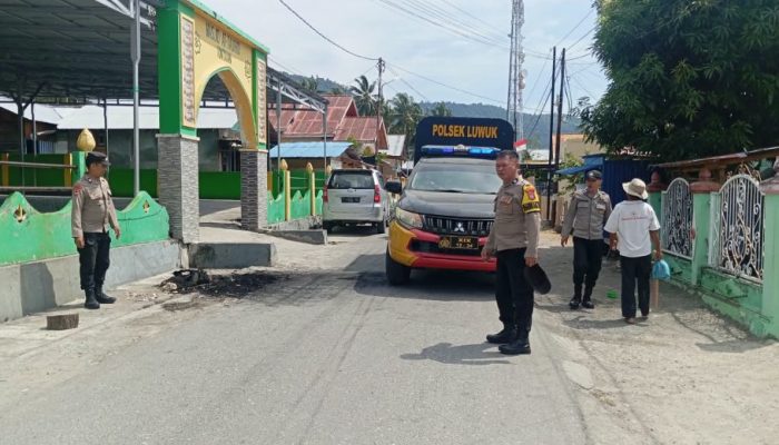 Polsek Luwuk Redam Aksi Warga Blokade Jalan Terkait Penyaluran Air Bersih di Desa Tontouan