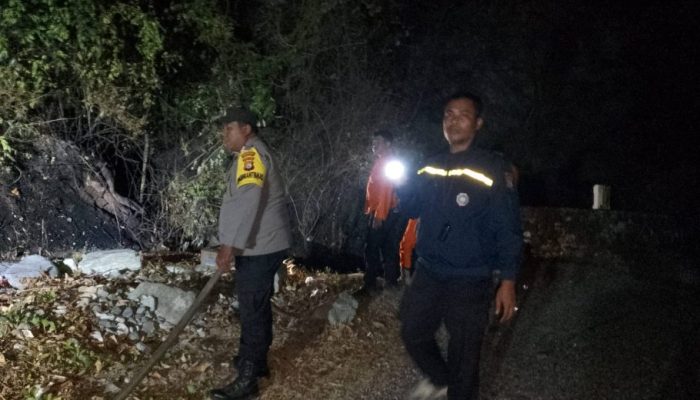 Karhutla di Pagimana, Polisi dan Tim Gabungan Berjuang Padamkan Api