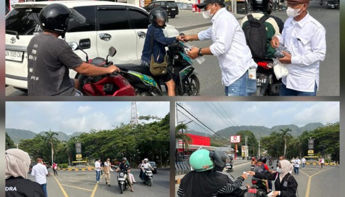 DPC Gerindra Banggai Bagi-bagi Masker Cegah Gangguan Kesehatan Akibat Kalhutla