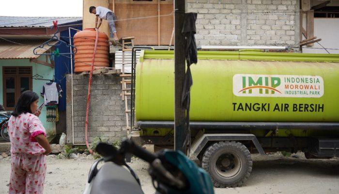 IMIP Distribusi Air Bersih Bantu Warga Terdampak Kekeringan