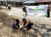 Cegah Abrasi, Polresta Banggai Tanam Pohon di Pantai Desa Biak